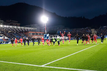 2024-11-24 - Moise Kean(ACF Fiorentina) and other teammates celebrate the victory during Soccer - Italian ,Serie A - Como 1907 vs ACF Fiorentina , 2024-25 game at Stadio Giuseppe Sinigaglia in Como (CO), Italy, 24.11.2024. Photo by Marius Bunduc/LiveMedia - COMO 1907 VS ACF FIORENTINA - ITALIAN SERIE A - SOCCER