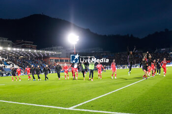 2024-11-24 - Moise Kean(ACF Fiorentina) and other teammates celebrate the victory during Soccer - Italian ,Serie A - Como 1907 vs ACF Fiorentina , 2024-25 game at Stadio Giuseppe Sinigaglia in Como (CO), Italy, 24.11.2024. Photo by Marius Bunduc/LiveMedia - COMO 1907 VS ACF FIORENTINA - ITALIAN SERIE A - SOCCER