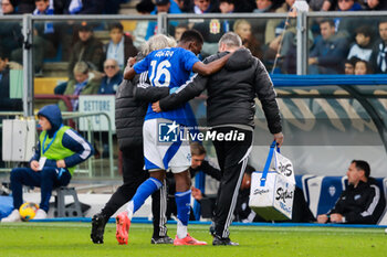 2024-11-24 - is fouled by Alieu Fadera(Como 1907) Soccer - Italian ,Serie A - Como 1907 vs ACF Fiorentina , 2024-25 game at Stadio Giuseppe Sinigaglia in Como (CO), Italy, 24.11.2024. Photo by Marius Bunduc/LiveMedia - COMO 1907 VS ACF FIORENTINA - ITALIAN SERIE A - SOCCER