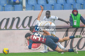 2024-11-24 - Alan Agustin Matturro Romero (Genoa) - Leonardo Pavoletti (Cagliari) - GENOA CFC VS CAGLIARI CALCIO - ITALIAN SERIE A - SOCCER