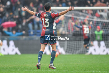 2024-11-24 - Mattia Bani (Genoa) celebrates after scoring a goal 2 - 1 - GENOA CFC VS CAGLIARI CALCIO - ITALIAN SERIE A - SOCCER