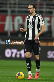 2024-11-23 - Federico Gatti of Juventus FC during the Italian Serie A football match between AC Milan and FC Juventus on November 23, 2024 at Giuseppe Meazza San Siro Siro stadium in Milan, Italy - AC MILAN VS JUVENTUS FC - ITALIAN SERIE A - SOCCER