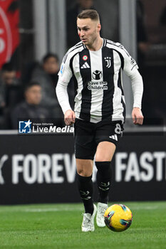 2024-11-23 - Teun Koopmeiners of FC Juventus during the Italian Serie A football match between AC Milan and FC Juventus on November 23, 2024 at Giuseppe Meazza San Siro Siro stadium in Milan, Italy - AC MILAN VS JUVENTUS FC - ITALIAN SERIE A - SOCCER