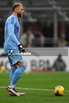 2024-11-23 - Michele Di Gregorio of Juventus FC during the Italian Serie A football match between AC Milan and FC Juventus on November 23, 2024 at Giuseppe Meazza San Siro Siro stadium in Milan, Italy - AC MILAN VS JUVENTUS FC - ITALIAN SERIE A - SOCCER