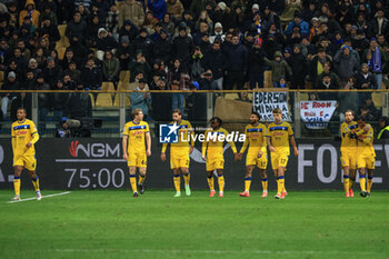 2024-11-23 - Ademola Lookman (Atalanta BC) celebrates with teammates after scoring the goal of 1-3 - PARMA CALCIO VS ATALANTA BC - ITALIAN SERIE A - SOCCER