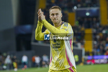 2024-11-02 - Teun Koopmeiners of Juventus FC claps the hand during Udinese Calcio vs Juventus FC, 11° Serie A Enilive 2024-25 game at Bluenergy stadium in Udine (UD), Italy, on November 02, 2024. - UDINESE CALCIO VS JUVENTUS FC - ITALIAN SERIE A - SOCCER