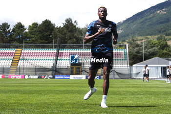 2024-07-26 - Napoli's Nigerian forward Victor Osimhen during SSC Napoli's 2024-25 preseason training camp in Castel Di Sangro, Abruzzo, Italy. - NAPOLI - PRESS CONFERENCE AND TRAINING - ITALIAN SERIE A - SOCCER