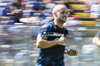 2024-07-26 - Napoli's Slovak midfielder Stanislav Lobotka during SSC Napoli's 2024-25 preseason training camp in Castel Di Sangro, Abruzzo, Italy. - NAPOLI - PRESS CONFERENCE AND TRAINING - ITALIAN SERIE A - SOCCER