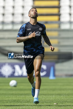 2024-07-26 - Napoli's Italian defender Leonardo Spinazzola during SSC Napoli's 2024-25 preseason training camp in Castel Di Sangro, Abruzzo, Italy. - NAPOLI - PRESS CONFERENCE AND TRAINING - ITALIAN SERIE A - SOCCER