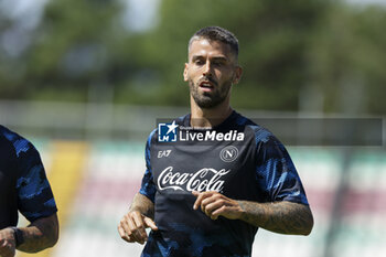 2024-07-26 - Napoli's Italian defender Leonardo Spinazzola during SSC Napoli's 2024-25 preseason training camp in Castel Di Sangro, Abruzzo, Italy. - NAPOLI - PRESS CONFERENCE AND TRAINING - ITALIAN SERIE A - SOCCER