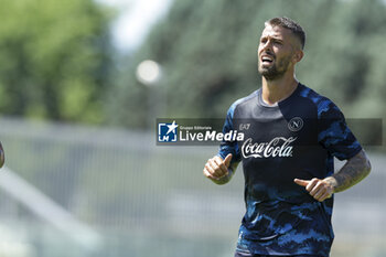 2024-07-26 - Napoli's Italian defender Leonardo Spinazzola during SSC Napoli's 2024-25 preseason training camp in Castel Di Sangro, Abruzzo, Italy. - NAPOLI - PRESS CONFERENCE AND TRAINING - ITALIAN SERIE A - SOCCER