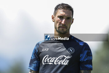 2024-07-26 - Napoli's Italian forward Matteo Politano during SSC Napoli's 2024-25 preseason training camp in Castel Di Sangro, Abruzzo, Italy. - NAPOLI - PRESS CONFERENCE AND TRAINING - ITALIAN SERIE A - SOCCER