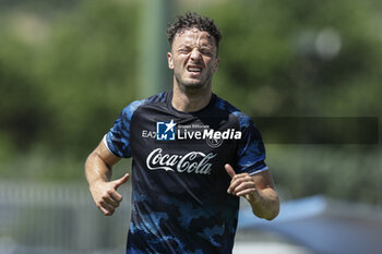 2024-07-26 - Napoli's Kosovar defender Amir Rrahmani during SSC Napoli's 2024-25 preseason training camp in Castel Di Sangro, Abruzzo, Italy. - NAPOLI - PRESS CONFERENCE AND TRAINING - ITALIAN SERIE A - SOCCER