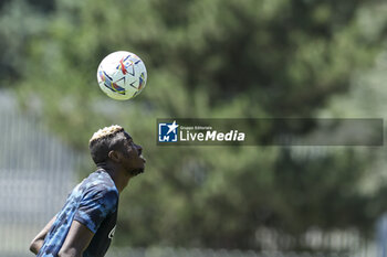 2024-07-26 - Napoli's Nigerian forward Victor Osimhen during SSC Napoli's 2024-25 preseason training camp in Castel Di Sangro, Abruzzo, Italy. - NAPOLI - PRESS CONFERENCE AND TRAINING - ITALIAN SERIE A - SOCCER