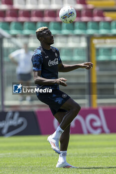 2024-07-26 - Napoli's Nigerian forward Victor Osimhen during SSC Napoli's 2024-25 preseason training camp in Castel Di Sangro, Abruzzo, Italy. - NAPOLI - PRESS CONFERENCE AND TRAINING - ITALIAN SERIE A - SOCCER