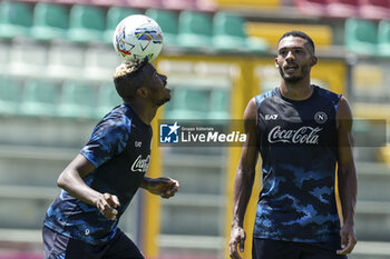 2024-07-26 - Napoli's Nigerian forward Victor Osimhen and Napoli's Brazilian defender Juan Jesus during SSC Napoli's 2024-25 preseason training camp in Castel Di Sangro, Abruzzo, Italy. - NAPOLI - PRESS CONFERENCE AND TRAINING - ITALIAN SERIE A - SOCCER