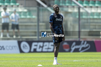 2024-07-26 - Napoli's Nigerian forward Victor Osimhen during SSC Napoli's 2024-25 preseason training camp in Castel Di Sangro, Abruzzo, Italy. - NAPOLI - PRESS CONFERENCE AND TRAINING - ITALIAN SERIE A - SOCCER