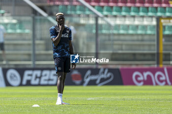 2024-07-26 - Napoli's Nigerian forward Victor Osimhen during SSC Napoli's 2024-25 preseason training camp in Castel Di Sangro, Abruzzo, Italy. - NAPOLI - PRESS CONFERENCE AND TRAINING - ITALIAN SERIE A - SOCCER