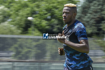 2024-07-26 - Napoli's Nigerian forward Victor Osimhen during SSC Napoli's 2024-25 preseason training camp in Castel Di Sangro, Abruzzo, Italy. - NAPOLI - PRESS CONFERENCE AND TRAINING - ITALIAN SERIE A - SOCCER