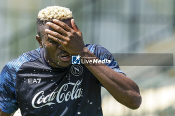 2024-07-26 - Napoli's Nigerian forward Victor Osimhen during SSC Napoli's 2024-25 preseason training camp in Castel Di Sangro, Abruzzo, Italy. - NAPOLI - PRESS CONFERENCE AND TRAINING - ITALIAN SERIE A - SOCCER