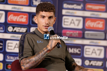 2024-07-26 - Press conference of Napoli's Italian defender Giovanni Di Lorenzo during SSC Napoli's 2024-25 preseason training camp in Castel Di Sangro, Abruzzo, Italy. - NAPOLI - PRESS CONFERENCE AND TRAINING - ITALIAN SERIE A - SOCCER