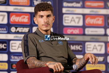 2024-07-26 - Press conference of Napoli's Italian defender Giovanni Di Lorenzo during SSC Napoli's 2024-25 preseason training camp in Castel Di Sangro, Abruzzo, Italy. - NAPOLI - PRESS CONFERENCE AND TRAINING - ITALIAN SERIE A - SOCCER