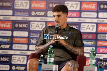 2024-07-26 - Press conference of Napoli's Italian defender Giovanni Di Lorenzo during SSC Napoli's 2024-25 preseason training camp in Castel Di Sangro, Abruzzo, Italy. - NAPOLI - PRESS CONFERENCE AND TRAINING - ITALIAN SERIE A - SOCCER