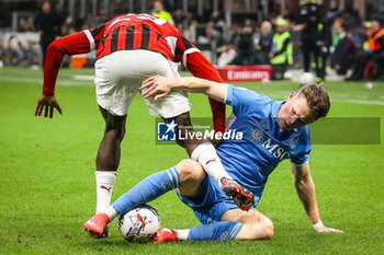 2024-10-29 - Scott MCTOMINAY of Napoli during the Italian championship Serie A football match between AC Milan and SSC Napoli on 29 October 2024 at San Siro stadium in Milan, Italy - FOOTBALL - ITALIAN CHAMP - MILAN V NAPOLI - ITALIAN SERIE A - SOCCER