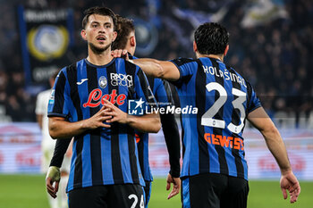 2024-10-30 - Lazar SAMARDZIC of Atalanta celebrate his goal with Sead KOLASINAC of Atalanta during the Italian championship Serie A football match between Atalanta BC and AC Monza on 30 October 2024 at Gewiss Stadium in Bergamo, Italy - ATALANTA VS MONZA - ITALIAN SERIE A - SOCCER