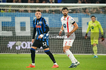 2024-10-30 - Pablo Mari (AC Monza) and Mateo Retegui (Atalanta BC) during the Italian championship Serie A football match between Atalanta BC and AC Monza on 30 October 2024 at Gewiss Stadium in Bergamo, Italy - ATALANTA VS MONZA - ITALIAN SERIE A - SOCCER