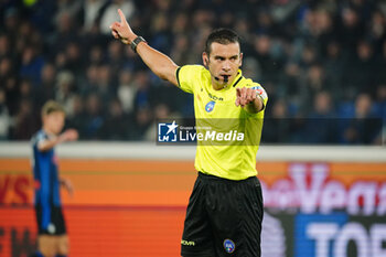 2024-10-30 - Marco Piccinini (Referee) during the Italian championship Serie A football match between Atalanta BC and AC Monza on 30 October 2024 at Gewiss Stadium in Bergamo, Italy - ATALANTA VS MONZA - ITALIAN SERIE A - SOCCER