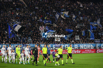 2024-10-30 - Team of AC Monza, team of Atalanta and supporters of Atalanta during the Italian championship Serie A football match between Atalanta BC and AC Monza on 30 October 2024 at Gewiss Stadium in Bergamo, Italy - ATALANTA VS MONZA - ITALIAN SERIE A - SOCCER