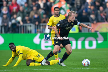 2024-11-09 - Venezia’s Joel Pohjanpalo portrait in action - VENEZIA FC VS PARMA CALCIO - ITALIAN SERIE A - SOCCER