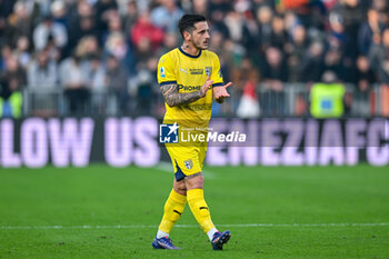 2024-11-09 - Parma’s Emanuele Valeri celebrates after scoring a goal - VENEZIA FC VS PARMA CALCIO - ITALIAN SERIE A - SOCCER