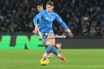 2024-11-24 - Scott McTominay of SSC Napoli in action during the Serie A Enilive between SSC Napoli vs AS Roma at Diego Armando Maradona Stadium - SSC NAPOLI VS AS ROMA - ITALIAN SERIE A - SOCCER