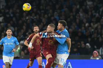 2024-11-24 - Artem Dovbyk of AS Roma competes for the ball withv Amir Rrahmani of SSC Napoli during the Serie A Enilive between SSC Napoli vs AS Roma at Diego Armando Maradona Stadium - SSC NAPOLI VS AS ROMA - ITALIAN SERIE A - SOCCER