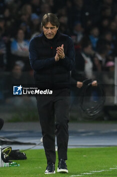 2024-11-24 - Antonio Conte Coach of SSC Napoli gestures during the Serie A Enilive between SSC Napoli vs AS Roma at Diego Armando Maradona Stadium - SSC NAPOLI VS AS ROMA - ITALIAN SERIE A - SOCCER