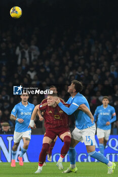 2024-11-24 - Artem Dovbyk of AS Roma competes for the ball withv Amir Rrahmani of SSC Napoli during the Serie A Enilive between SSC Napoli vs AS Roma at Diego Armando Maradona Stadium - SSC NAPOLI VS AS ROMA - ITALIAN SERIE A - SOCCER