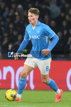 2024-11-24 - Scott McTominay of SSC Napoli in action during the Serie A Enilive between SSC Napoli vs AS Roma at Diego Armando Maradona Stadium - SSC NAPOLI VS AS ROMA - ITALIAN SERIE A - SOCCER