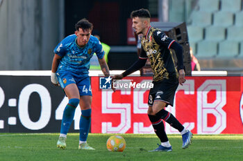 2024-01-13 - Marco Nasti of SSC Bari and Lorenzo Lucchesi of Ternana Calcio - SSC BARI VS TERNANA CALCIO - ITALIAN SERIE B - SOCCER