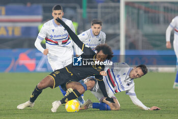 2024-01-14 - Gianluca Busio (Venezia) hindered by Valerio Verre (Sampdoria) - VENEZIA FC VS UC SAMPDORIA - ITALIAN SERIE B - SOCCER