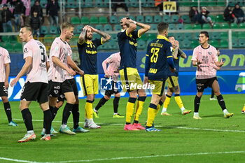 2024-01-20 - Modena F.C. players shows their disappointment during the Italian Serie BKT match between Palermo F.C. vs Modena F.C. 2018 on 20 January 2024 at the Renzo Barbera stadium in Palermo, Italy - PALERMO FC VS MODENA FC - ITALIAN SERIE B - SOCCER