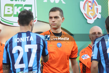 2024-02-03 - Luca Zufferli of Udine, referee, during the Serie BKT match between Lecco and Cremonese at Stadio Mario Rigamonti-Mario Ceppi on February 3, 2024 in Lecco, Italy.
(Photo by Matteo Bonacina/LiveMedia) - LECCO 1912 VS US CREMONESE - ITALIAN SERIE B - SOCCER