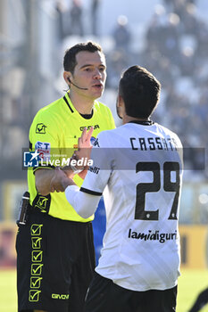 2024-02-03 - Davide Ghersini referee and Francesco Cassata (Spezia) - match Spezia-Catanzaro at Stadium 
