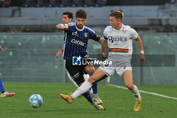 2024-02-24 - Bjarki Steinn Bjarkason (Venezia) thwarted by Miguel Luis Pinto Veloso (Pisa) - PISA SC VS VENEZIA FC - ITALIAN SERIE B - SOCCER
