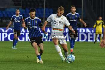 2024-02-24 - Marius Marin (Pisa) thwarted by Christian Lund Gytkjaer (Venezia) - PISA SC VS VENEZIA FC - ITALIAN SERIE B - SOCCER