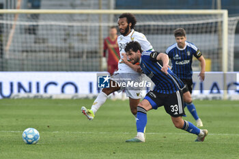 2024-02-24 - Arturo Calabresi (Pisa) Gianluca Busio (Venezia) - PISA SC VS VENEZIA FC - ITALIAN SERIE B - SOCCER