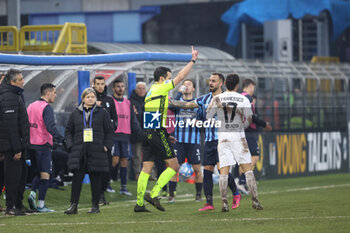2024-03-10 - Ivano Pezzuto of Lecce, referee, delete the penalty after the Var check during the Serie BKT match between Lecco and Palermo at Stadio Mario Rigamonti-Mario Ceppi on March 10, 2024 in Lecco, Italy.
(Photo by Matteo Bonacina/LiveMedia) - LECCO 1912 VS PALERMO FC - ITALIAN SERIE B - SOCCER