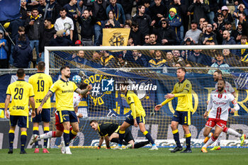 2024-04-01 - Raffaele Pucino (Bari) scores the gol of 1-1 - MODENA FC VS SSC BARI - ITALIAN SERIE B - SOCCER
