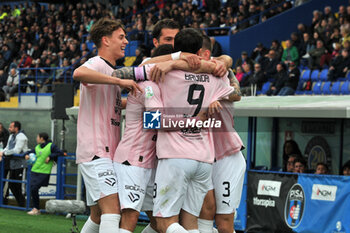 2024-04-01 - Players Palermo celebrate - PISA SC VS PALERMO FC - ITALIAN SERIE B - SOCCER